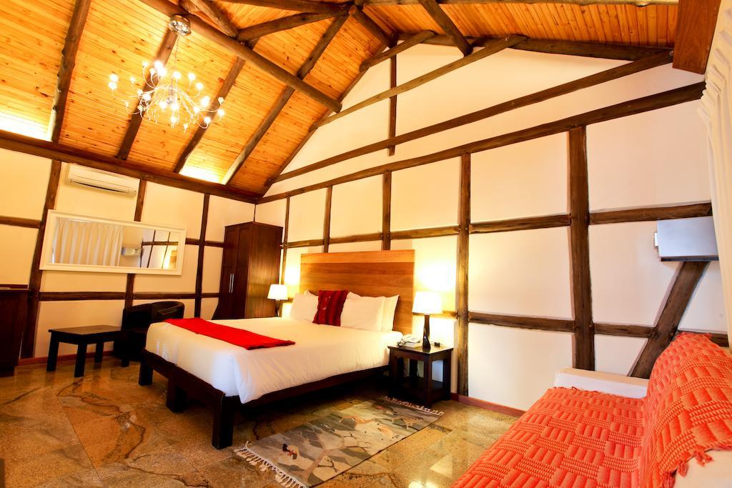 Roof Of Africa Hotel วินด์ฮุก ภายนอก รูปภาพ