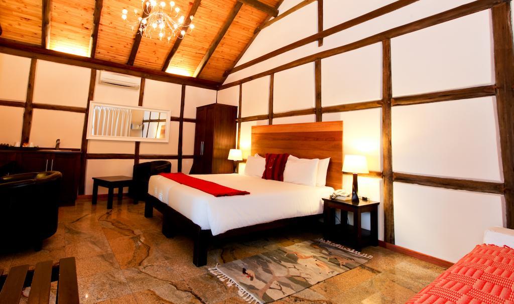 Roof Of Africa Hotel วินด์ฮุก ภายนอก รูปภาพ