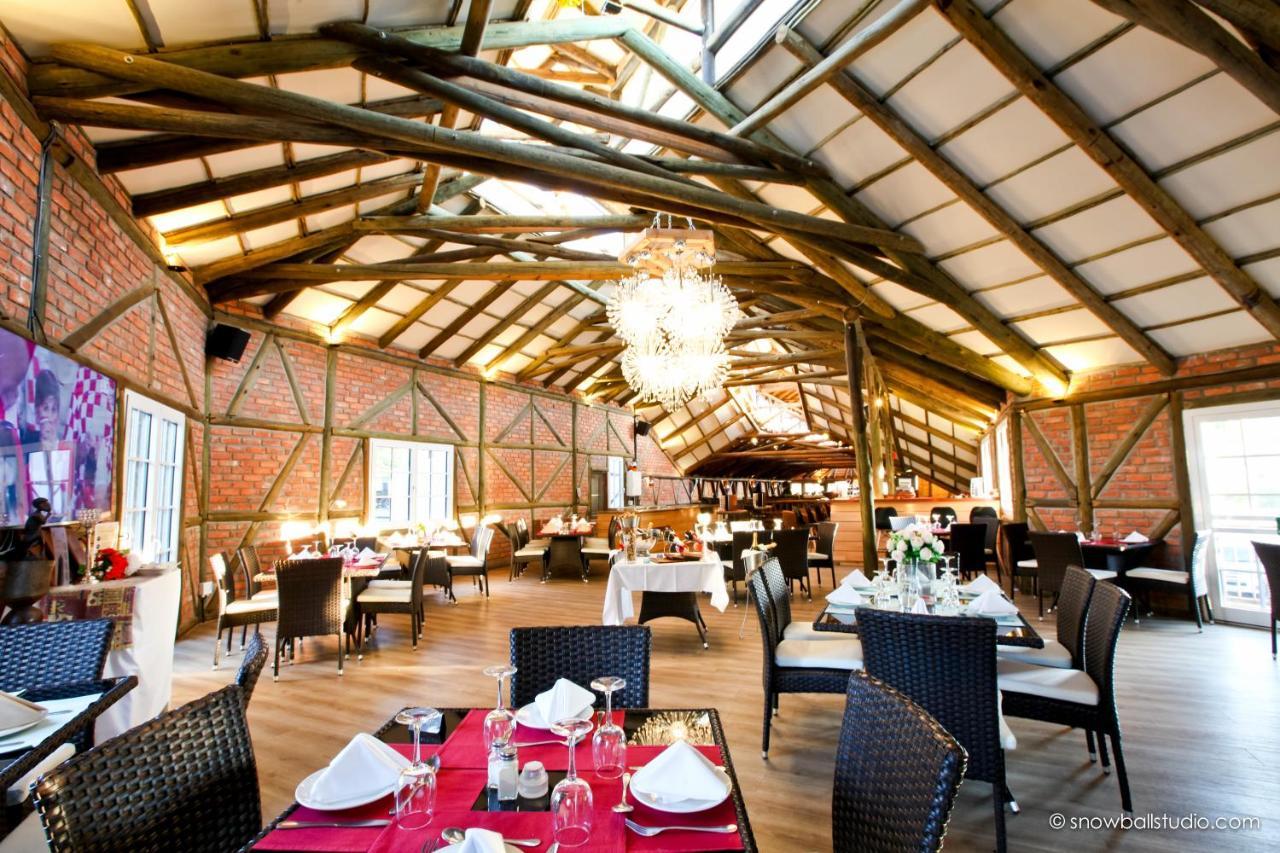 Roof Of Africa Hotel วินด์ฮุก ภายนอก รูปภาพ
